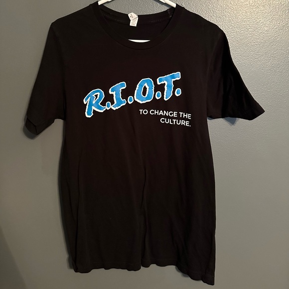 Roaring Rior Carolina Panthers shirt - Picture 1 of 3